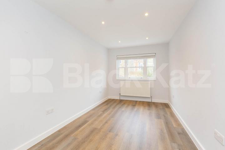 Stunning three bed with two bathrooms and a garden in Notting Hill Collville Road , Notting Hill